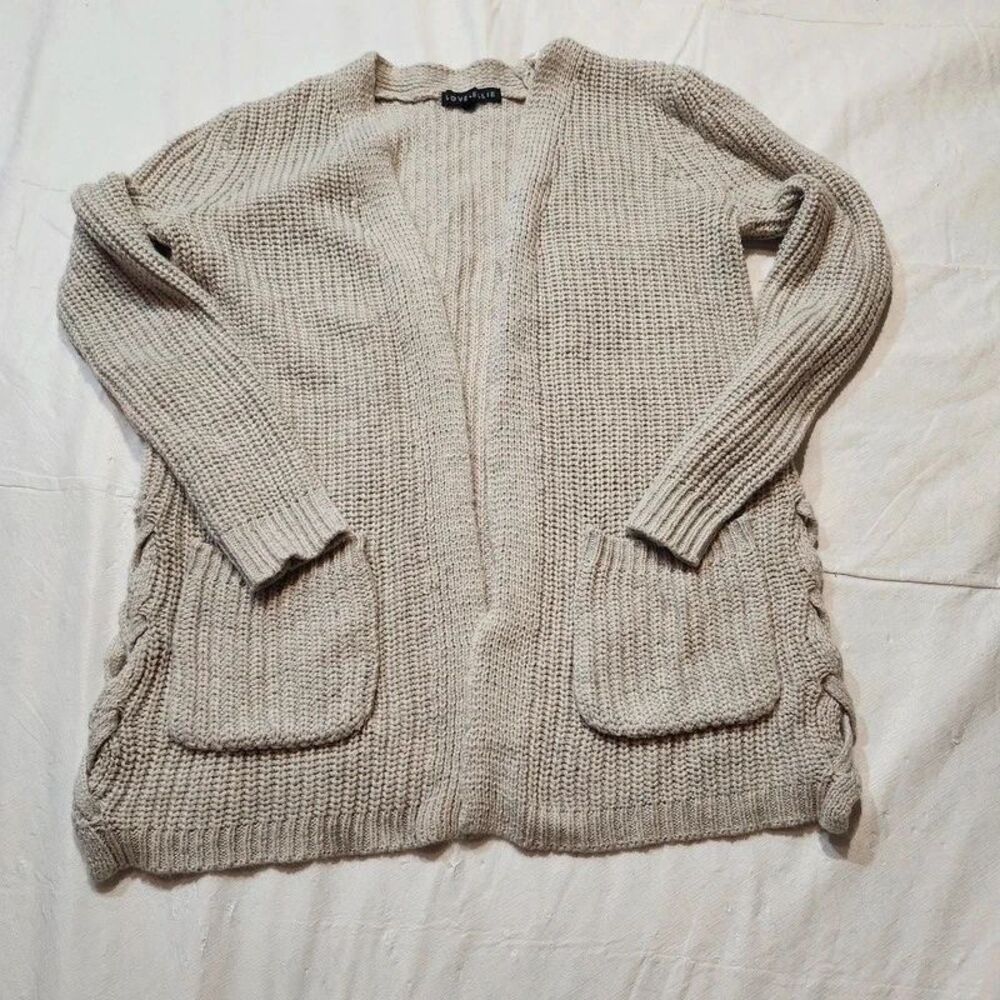 Love Ellie size small
